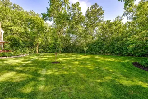 2145 Kenton Lane Libertyville IL 60048