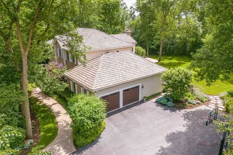 2145 Kenton Lane Libertyville IL 60048