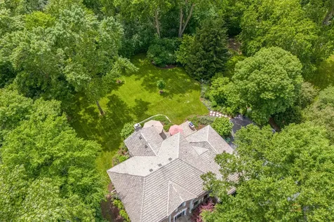 2145 Kenton Lane Libertyville IL 60048