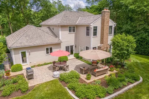 2145 Kenton Lane Libertyville IL 60048