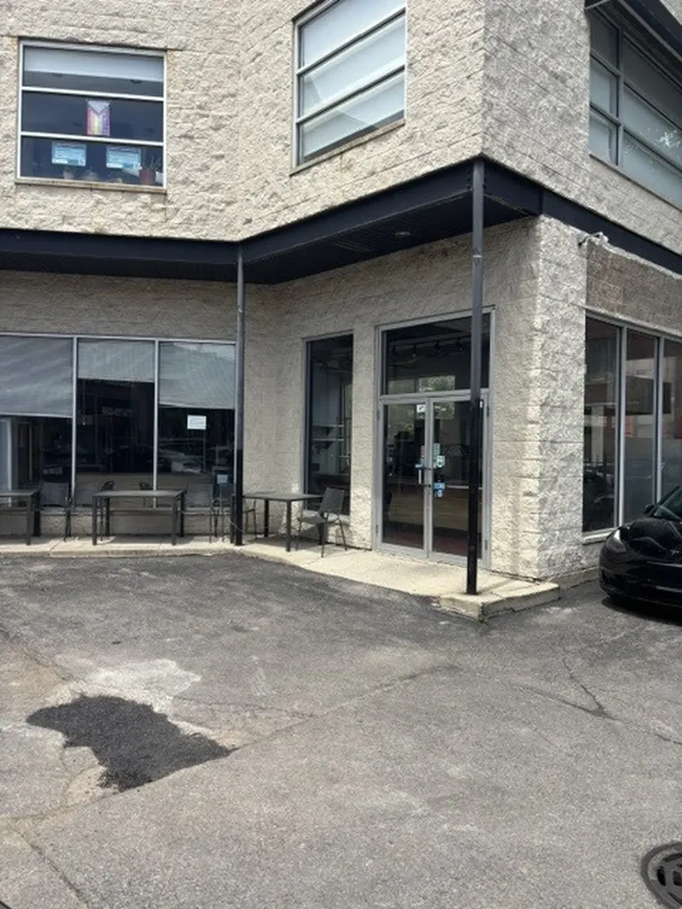 2010 North Damen Avenue Chicago IL 60647