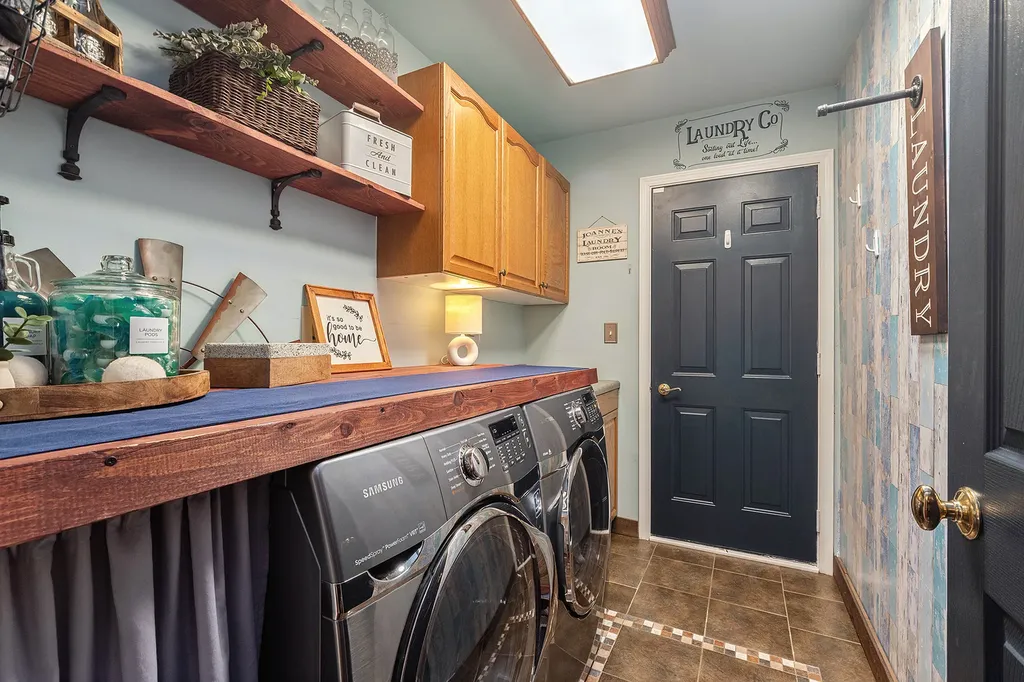 437 North Kevin Drive Addison IL 60101