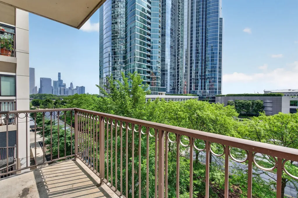 1250 South Indiana Avenue Chicago IL 60605