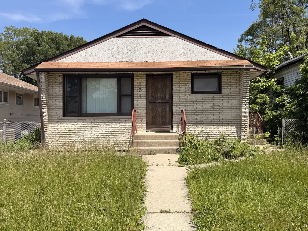 131 West 150th Street Harvey IL 60426