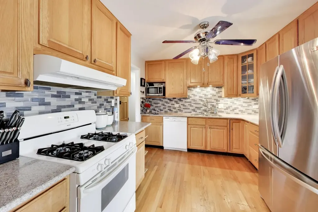 21W154 Everest Road Lombard IL 60148