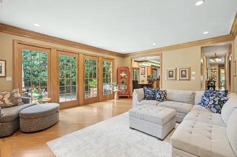 6450 Manor Drive Burr Ridge IL 60527