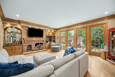 6450 Manor Drive Burr Ridge IL 60527