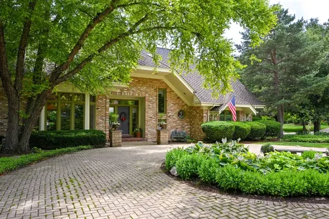 6450 Manor Drive Burr Ridge IL 60527