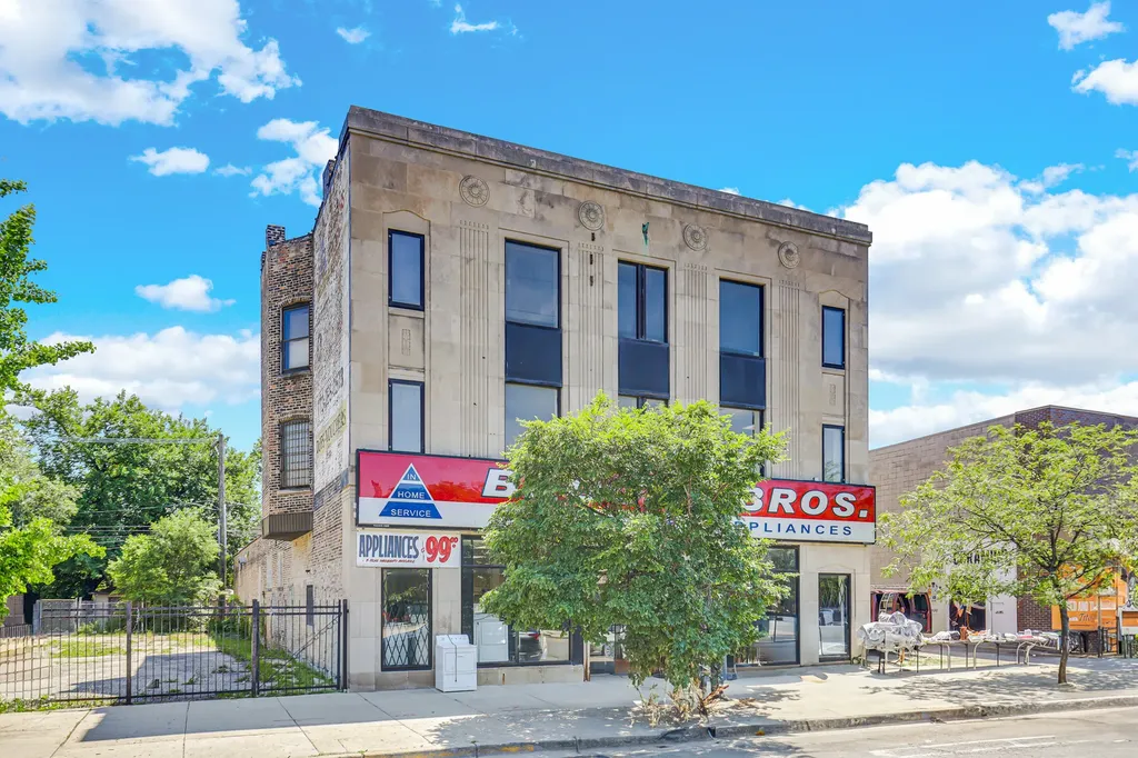 4231 West Madison Street Chicago IL 60624