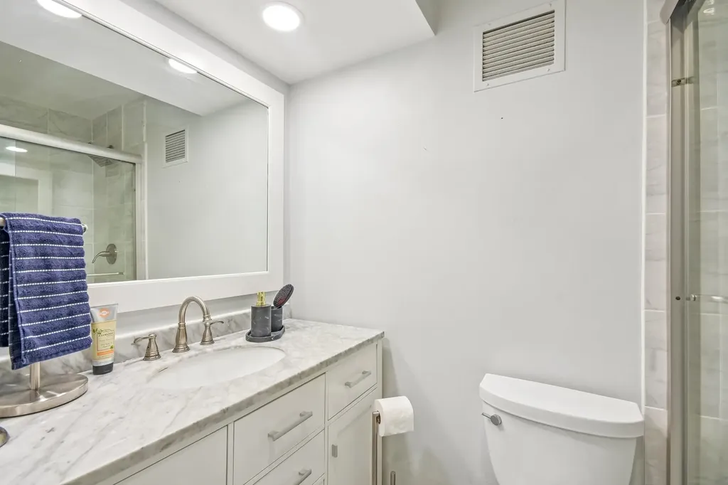 260 East Chestnut Street Chicago IL 60611