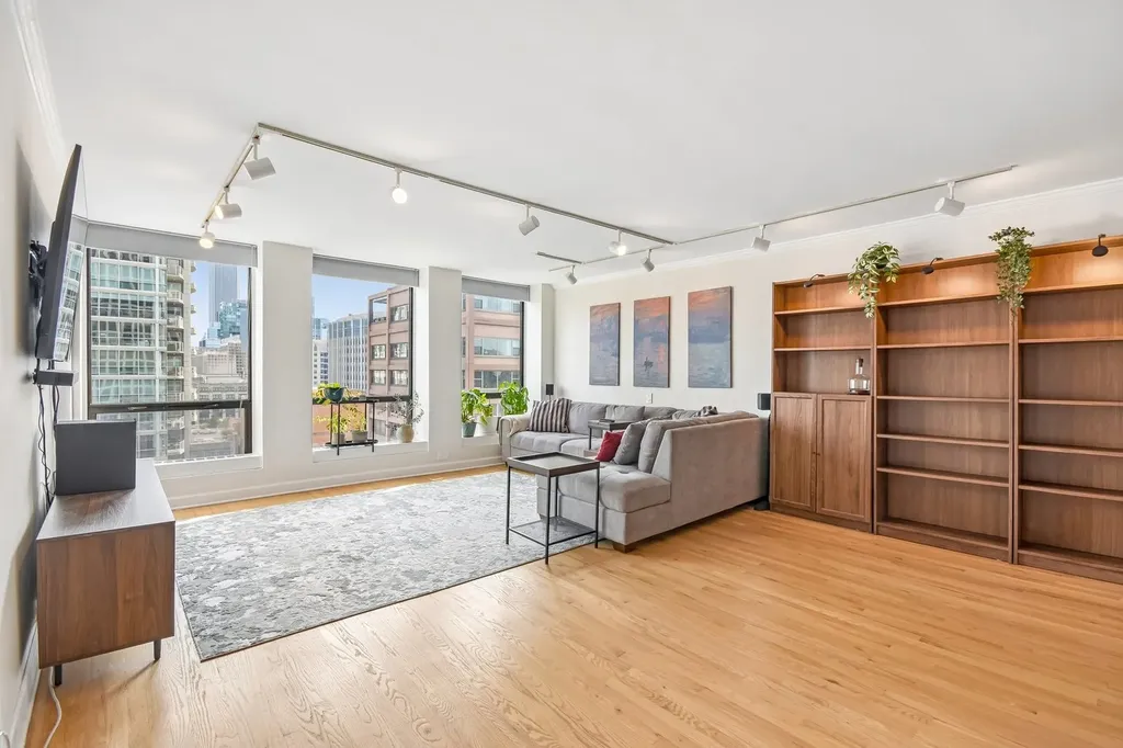 260 East Chestnut Street Chicago IL 60611