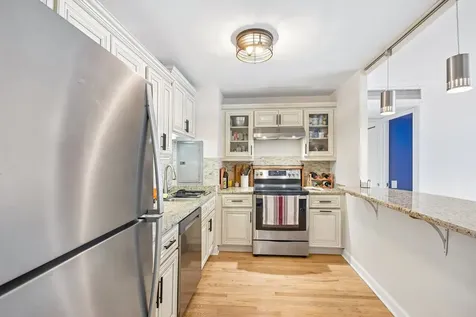 260 East Chestnut Street Chicago IL 60611