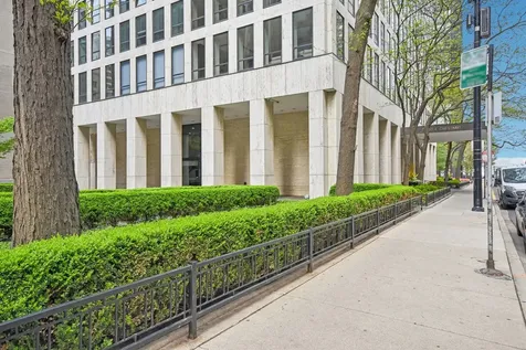 260 East Chestnut Street Chicago IL 60611