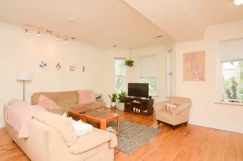 1314 West Roscoe Street Chicago IL 60657