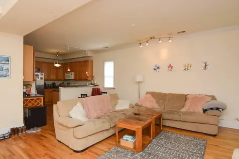 1314 West Roscoe Street Chicago IL 60657