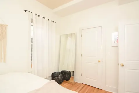 1314 West Roscoe Street Chicago IL 60657