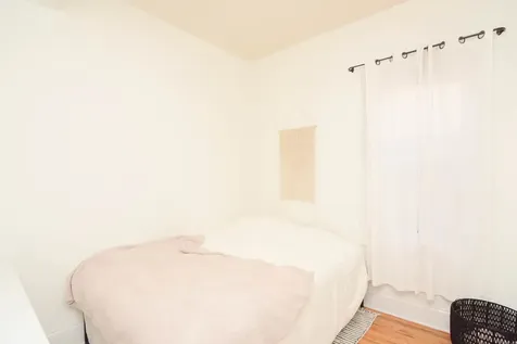1314 West Roscoe Street Chicago IL 60657