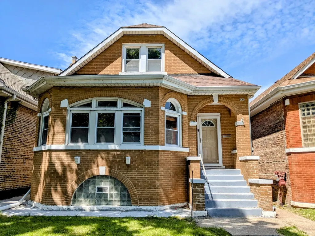 834 North Kolin Avenue Chicago IL 60651