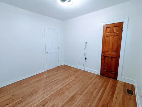 834 North Kolin Avenue Chicago IL 60651