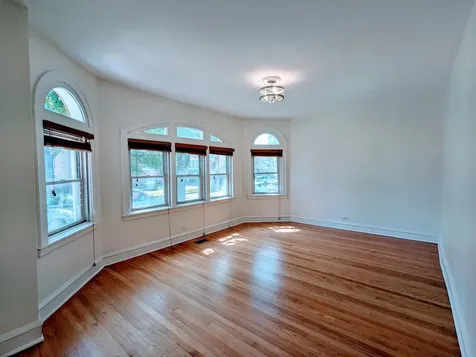 834 North Kolin Avenue Chicago IL 60651