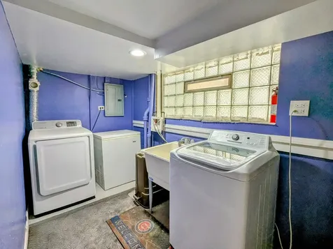 834 North Kolin Avenue Chicago IL 60651