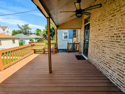 834 North Kolin Avenue Chicago IL 60651