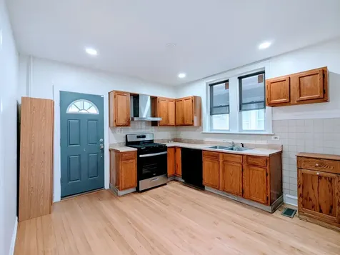 834 North Kolin Avenue Chicago IL 60651