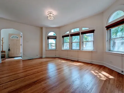 834 North Kolin Avenue Chicago IL 60651