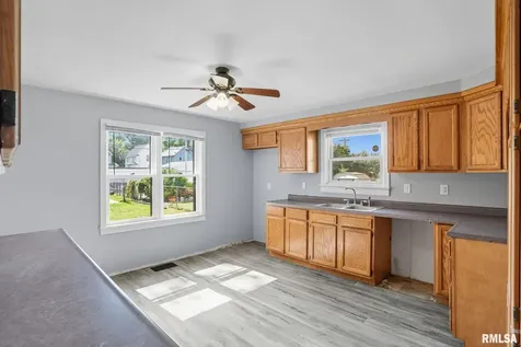 1416 17TH Avenue Moline IL 61265