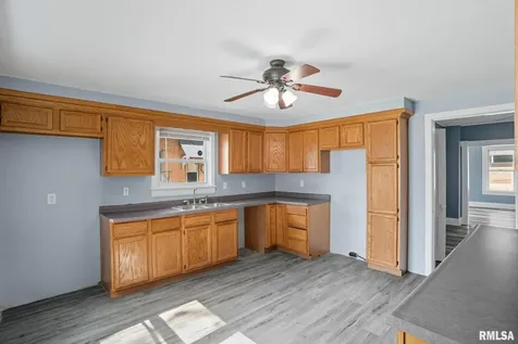 1416 17TH Avenue Moline IL 61265