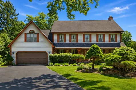 107 Roxborough Place Inverness IL 60010