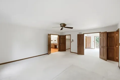 107 Roxborough Place Inverness IL 60010