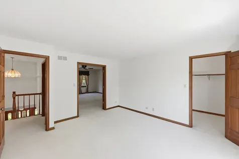 107 Roxborough Place Inverness IL 60010