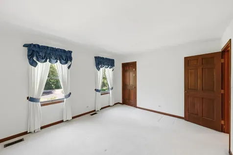 107 Roxborough Place Inverness IL 60010