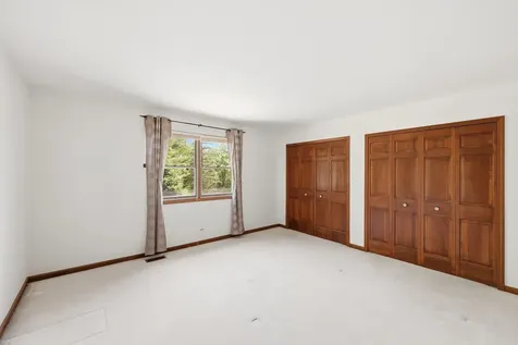 107 Roxborough Place Inverness IL 60010