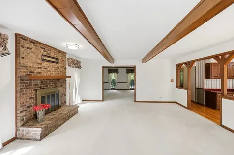 107 Roxborough Place Inverness IL 60010