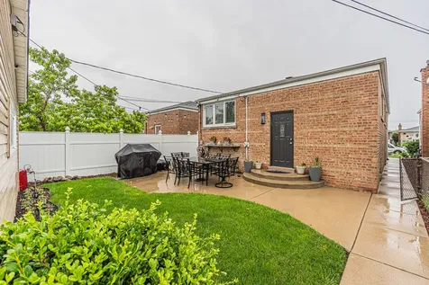 7737 Meade Avenue Burbank IL 60459