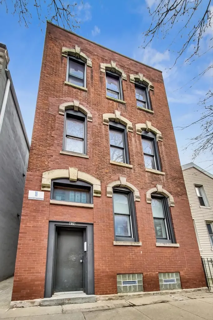 819 South Carpenter Street Chicago IL 60607