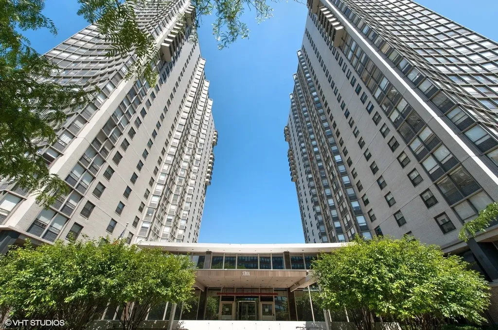5701 North Sheridan Road Chicago IL 60660