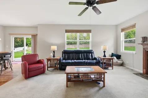 3328 Chase Lane Elgin IL 60124