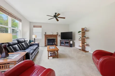 3328 Chase Lane Elgin IL 60124