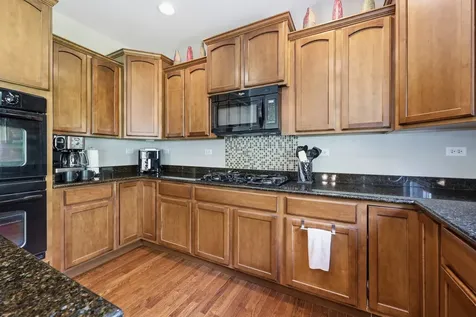3328 Chase Lane Elgin IL 60124