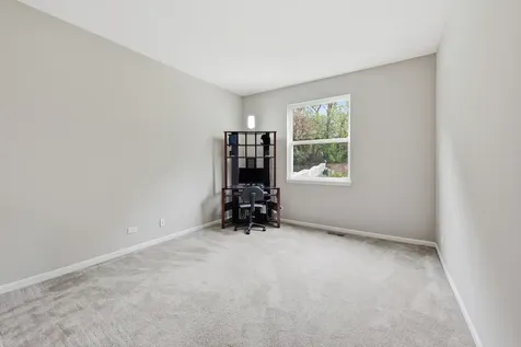 3328 Chase Lane Elgin IL 60124