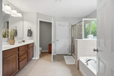 3328 Chase Lane Elgin IL 60124