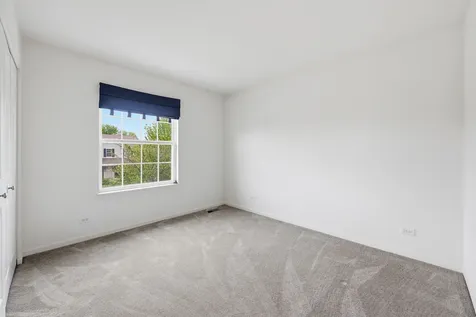3328 Chase Lane Elgin IL 60124