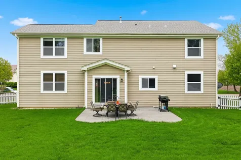 3328 Chase Lane Elgin IL 60124