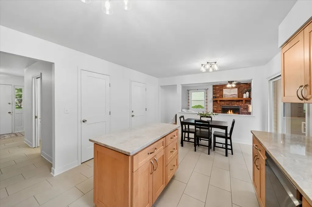 1520 Lark Lane Naperville IL 60565