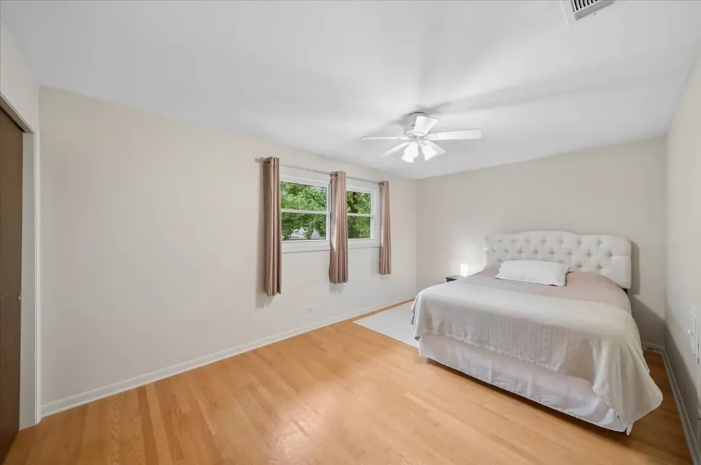 1520 Lark Lane Naperville IL 60565