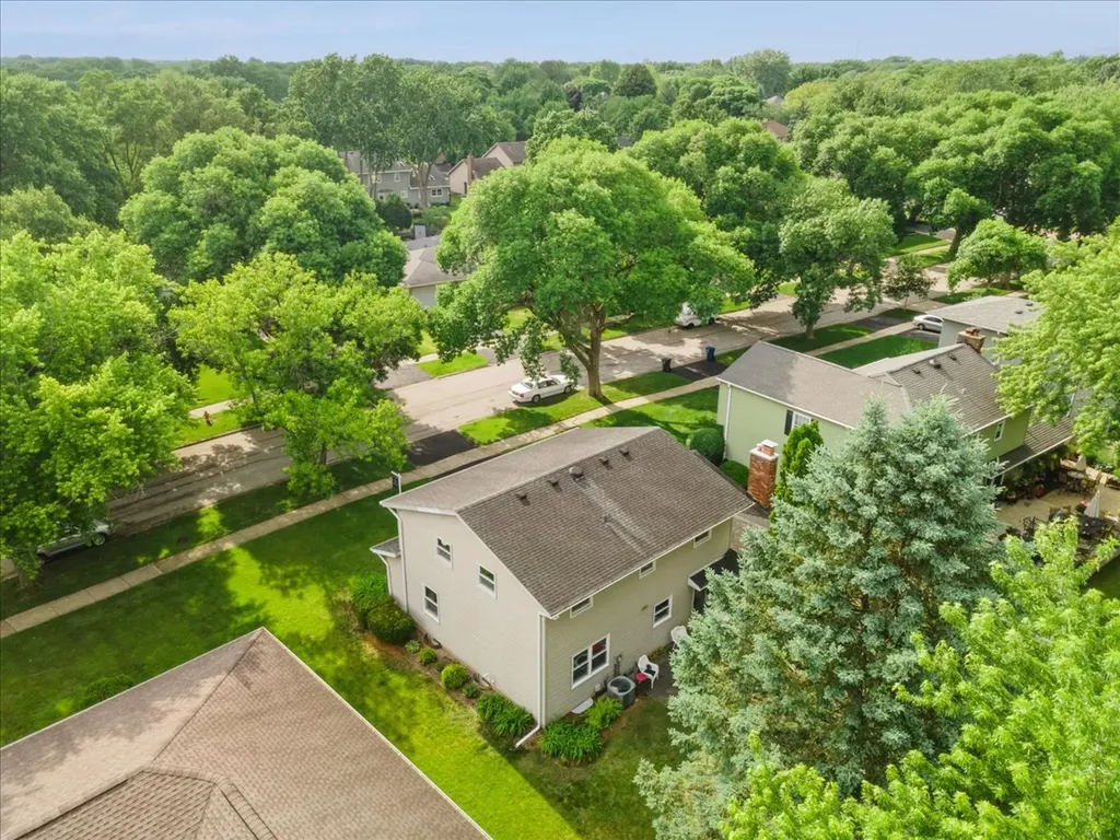 1520 Lark Lane Naperville IL 60565