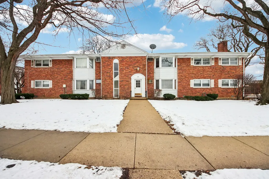 527 West Eastman Street Arlington Heights IL 60005